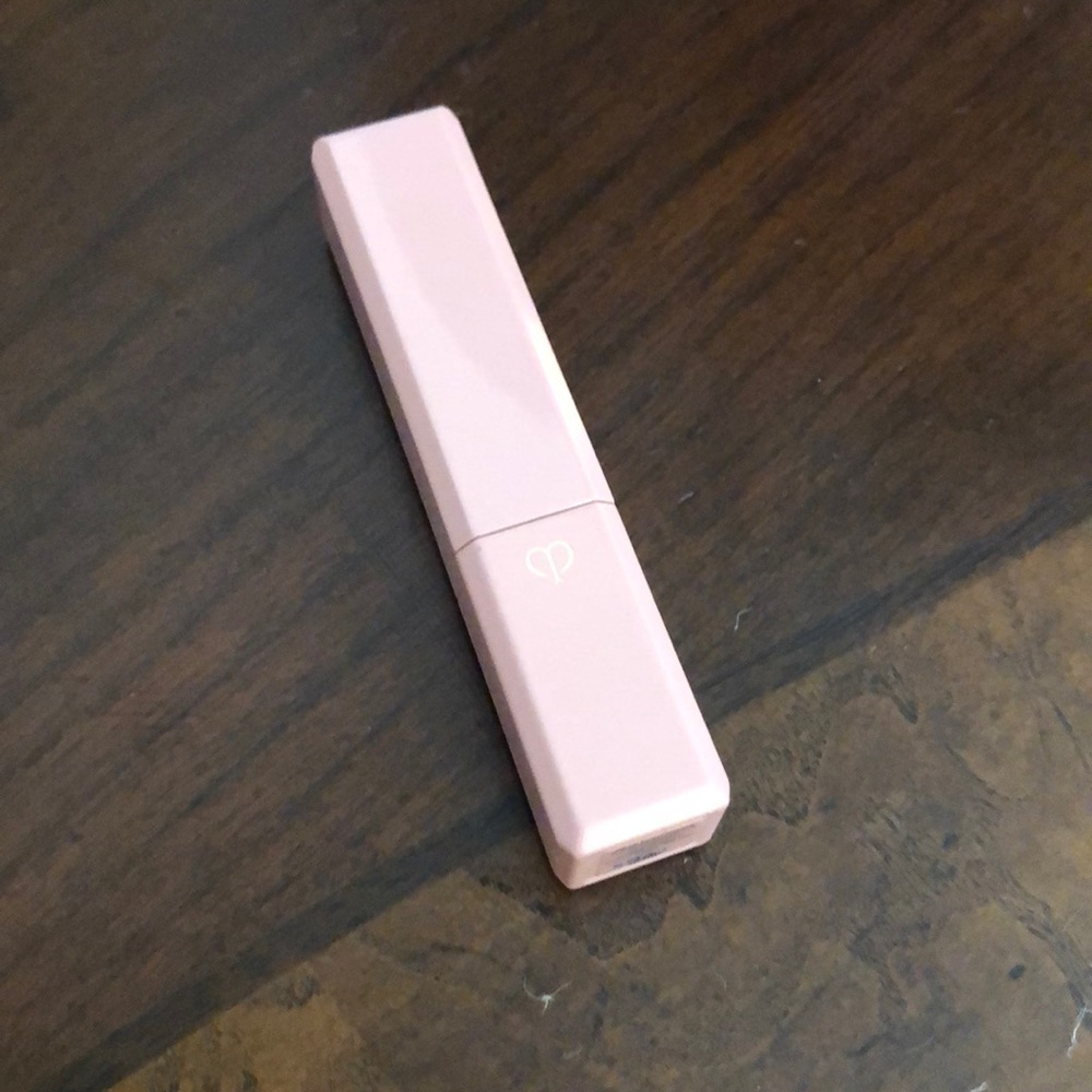 Cle de Peau Glorifier